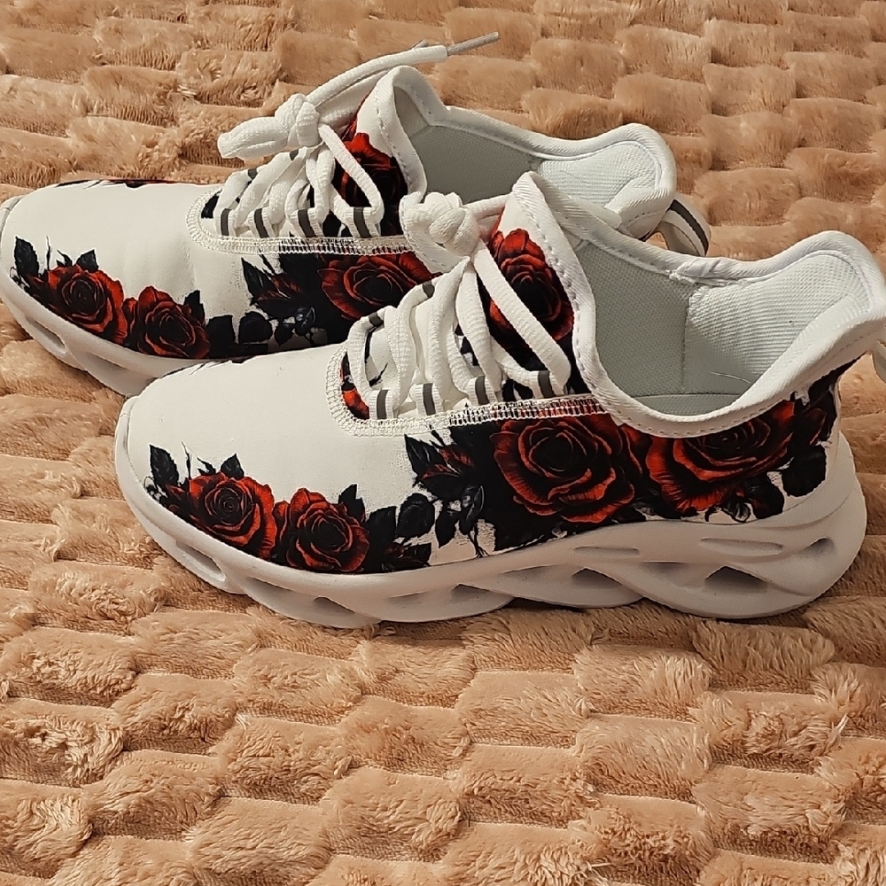 Floral Women's Sneakers - White and Red